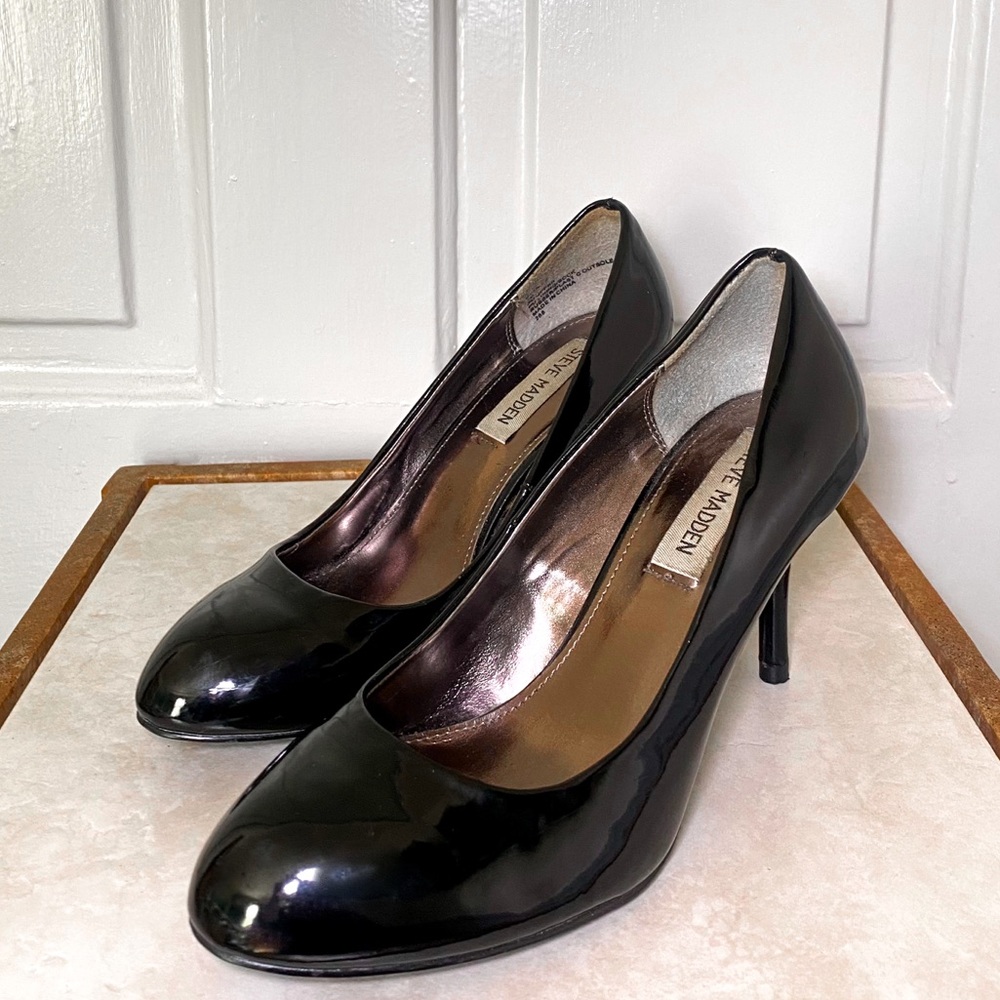 Steve Madden Classic Modest Black Heel